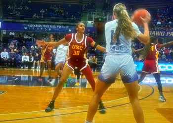 UW WBB Battles USC Trojans Tough, Until Scoreless Overtime, Lose 63-54