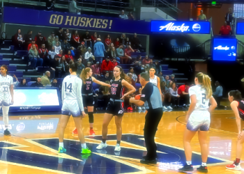 Utah’s Fourth Quarter Surge Defeats UW WBB Huskies’ Defensive Stand, 61-53