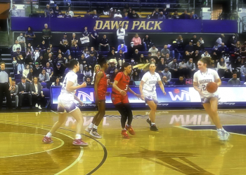 Ladine Sparks UW’s 4th Quarter Surge to Defeat New Mexico, 67-56